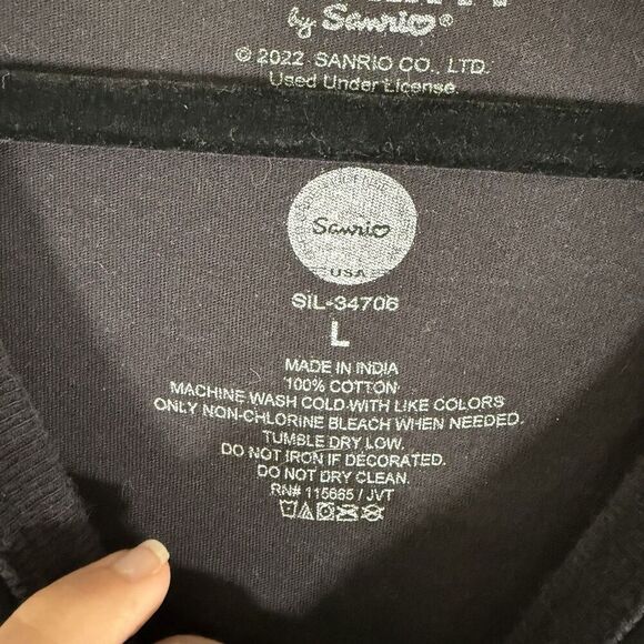 Hello Kitty Graphic Shirt Junior's Large Black Graphic Print Short Sleeve T-Shir - Picture 6 of 10